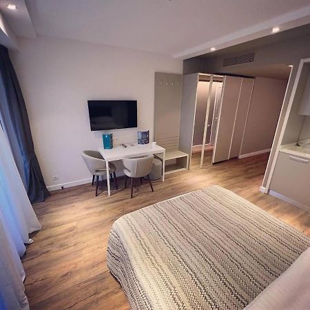 Gq Apartments On First Line Batumi Exterior photo